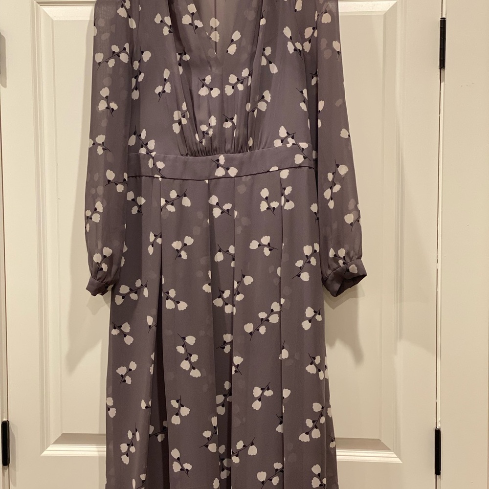 Anne Klein Long Sleeve Dress in Gray with White Floral Pattern